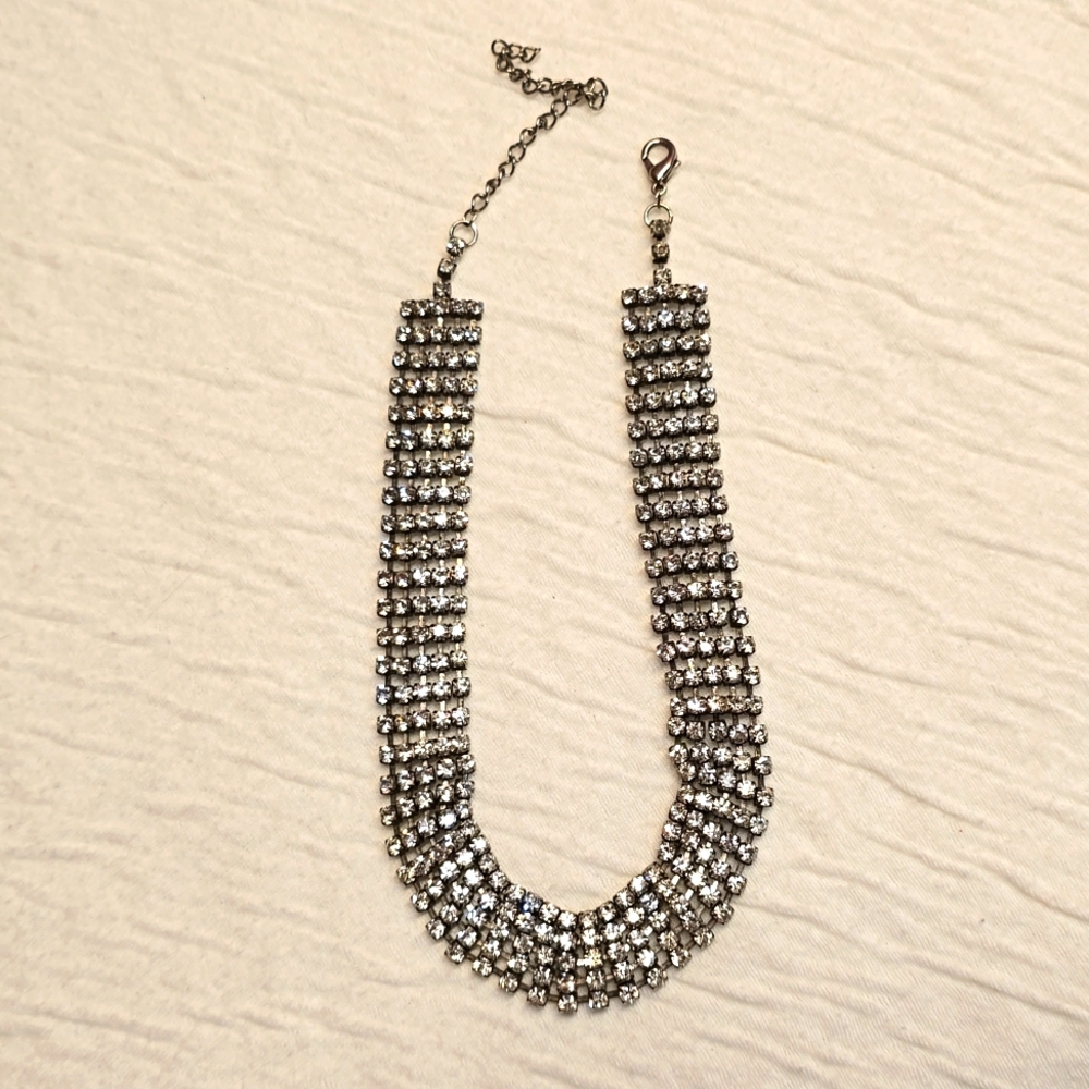 🔸️5/$25🔸️Rhinestone Bib Necklace